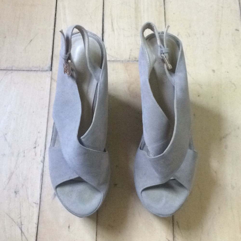 Light gray 4 inch wedges